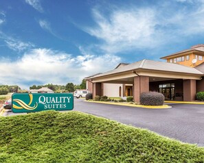 Exterior - Quality Suites Hickory South (Hickory)