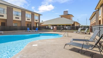 Außenpool (je nach Saison geöffnet)