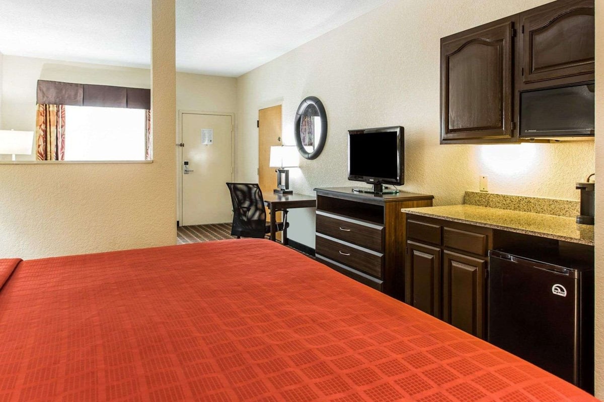 1 bedroom, desk, laptop workspace, iron/ironing board