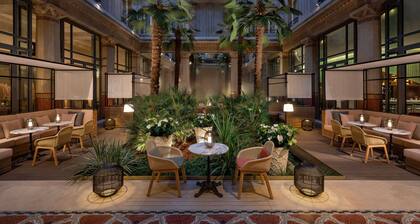 Prince de Galles, a Luxury Collection Hotel, Paris