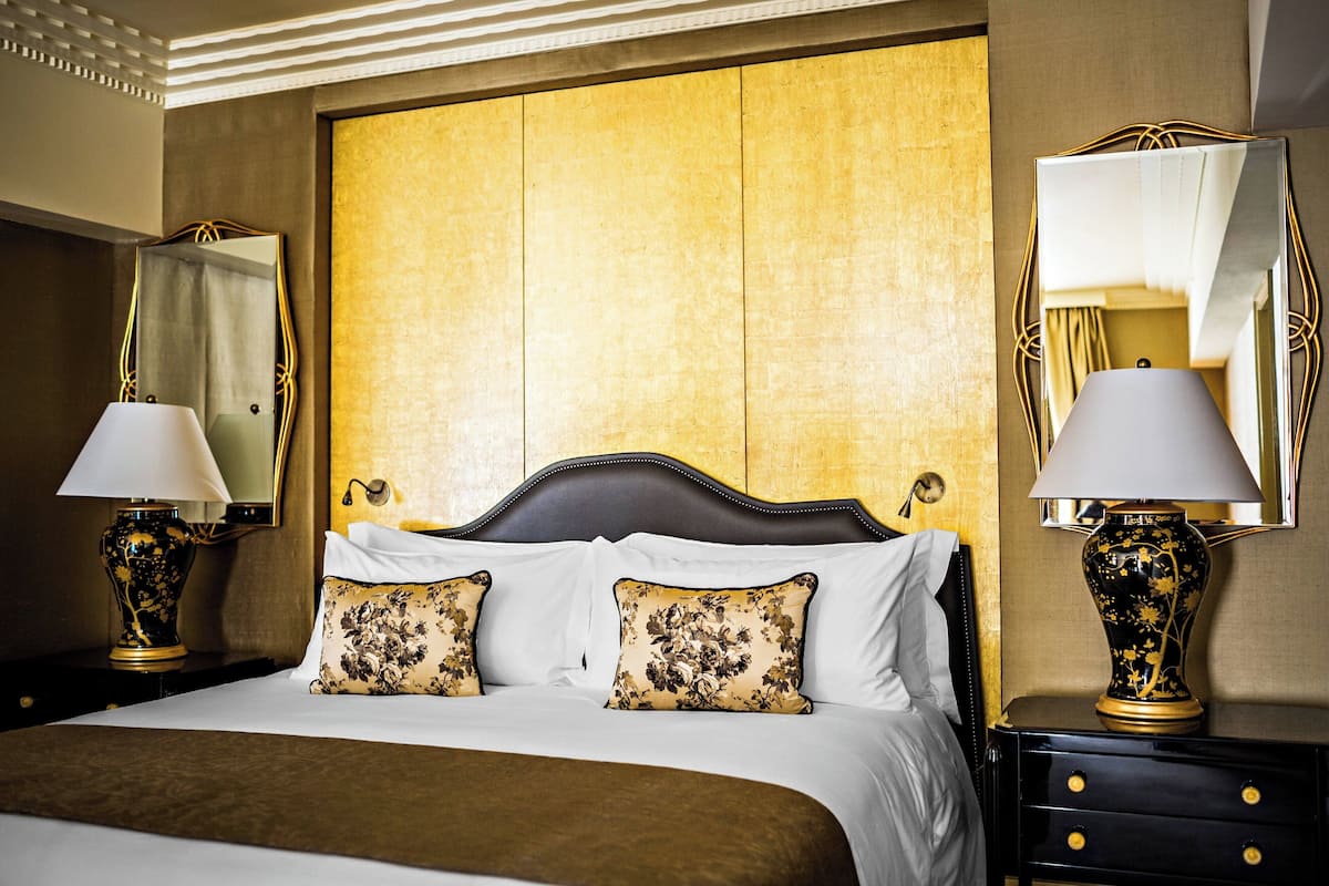 Signature Suite, 1 Bedroom, Non Smoking, Terrace | 1 bedroom, premium bedding, memory-foam beds, in-room safe