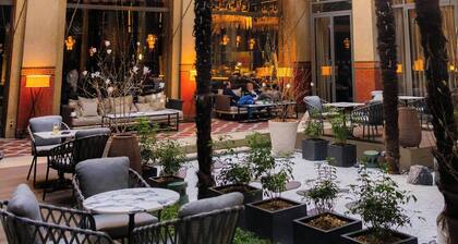 Prince de Galles, a Luxury Collection Hotel, Paris