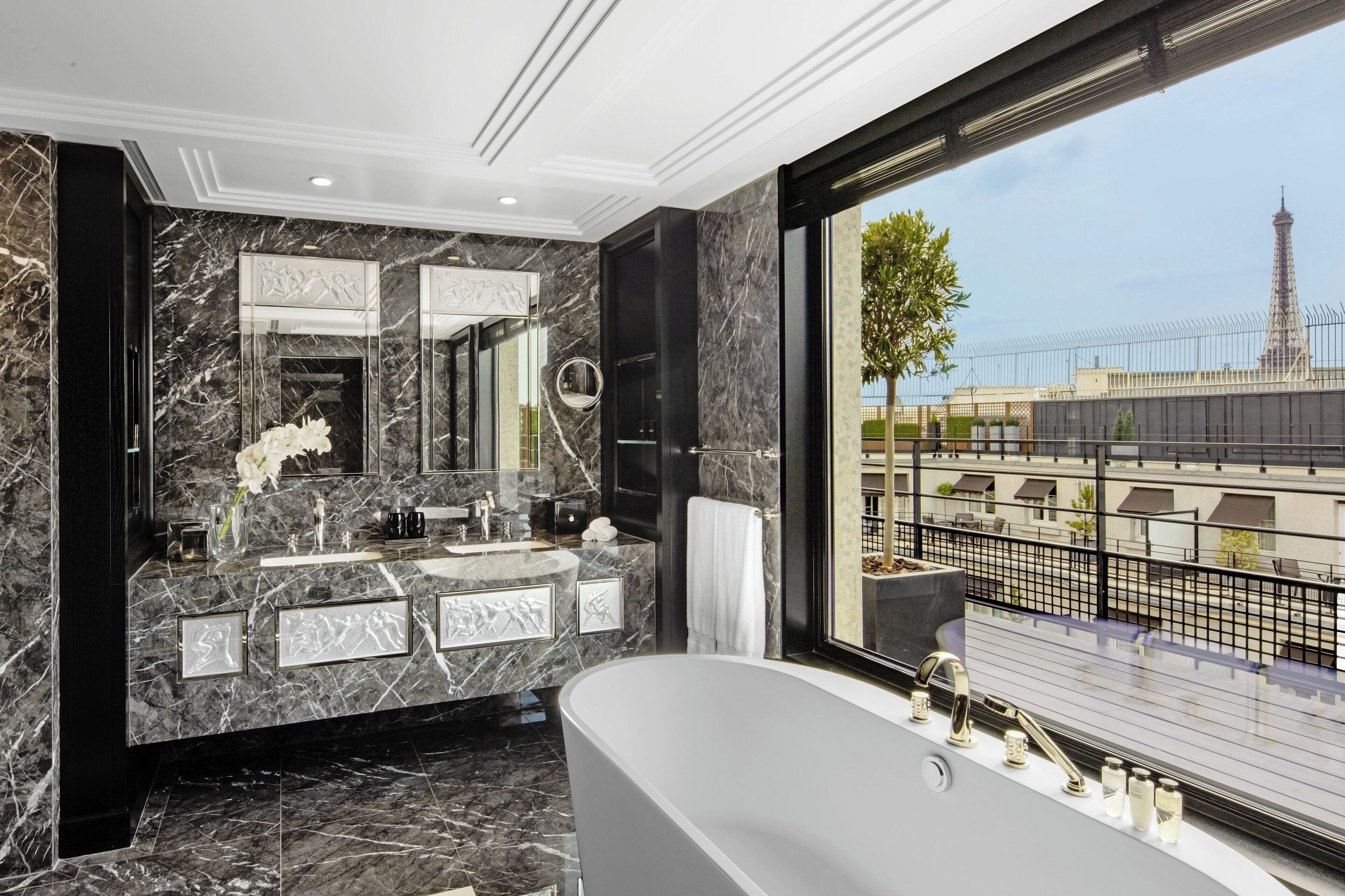 presidential suite, 1 bedroom | bathroom | free toiletries, hair dryer, bathrobes, slippers