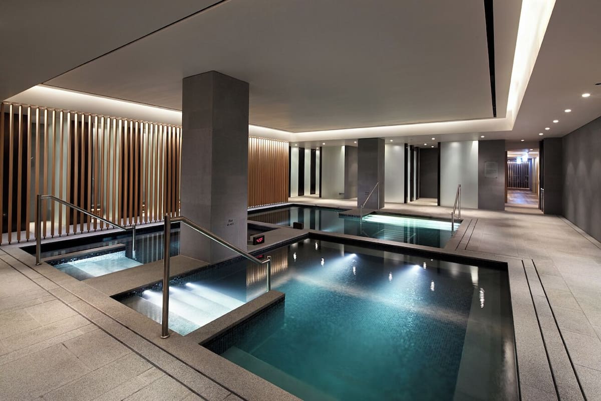 Literie de qualité supérieure, couette en duvet d'oie, minibar