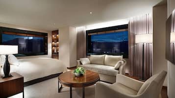 Premium bedding, down comforters, minibar, in-room safe