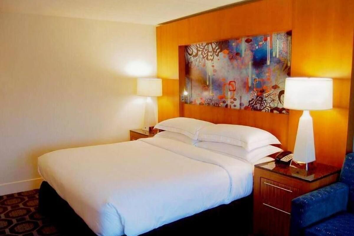 Hypo-allergenic bedding, in-room safe, blackout curtains