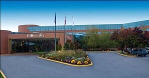 Exterior - Hilton Long Island/Huntington (Melville)