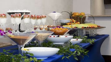 Desayuno buffet diario (USD 22.95 por persona)
