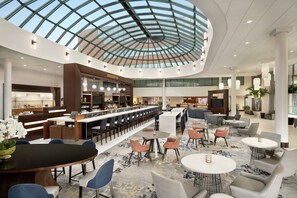 Lobby - Hilton Long Island/Huntington (Melville)