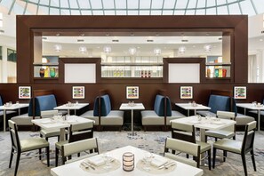 Restaurant - Hilton Long Island/Huntington (Melville)