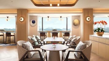 6 restoran, sarapan, makan tengah hari dihidangkan; masakan Jepun