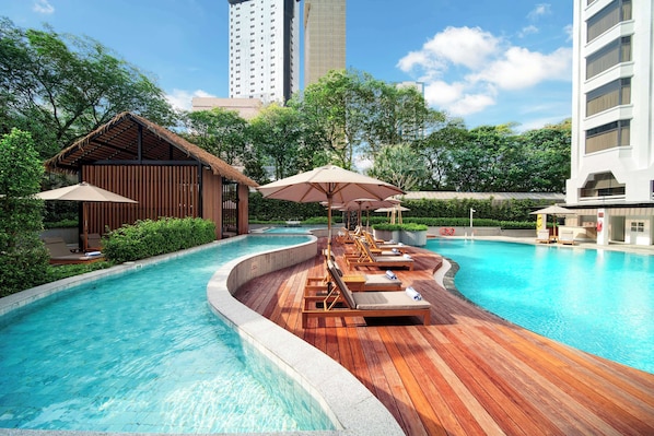Outdoor pool, sun loungers