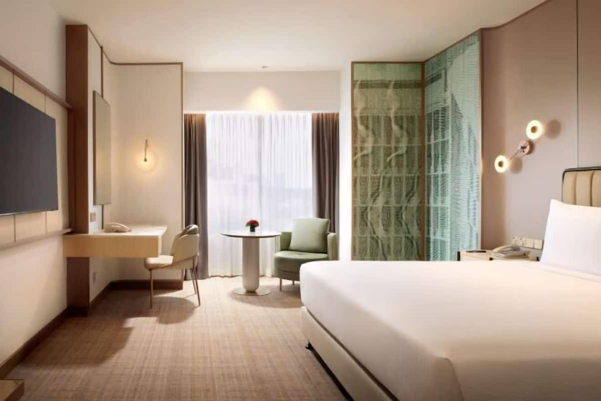 Minibar, in-room safe, desk, soundproofing
