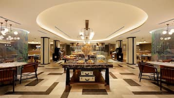 6 restoran, kahvaltı, öğle yemeği, akşam yemeği sunulur, Japon mutfağı