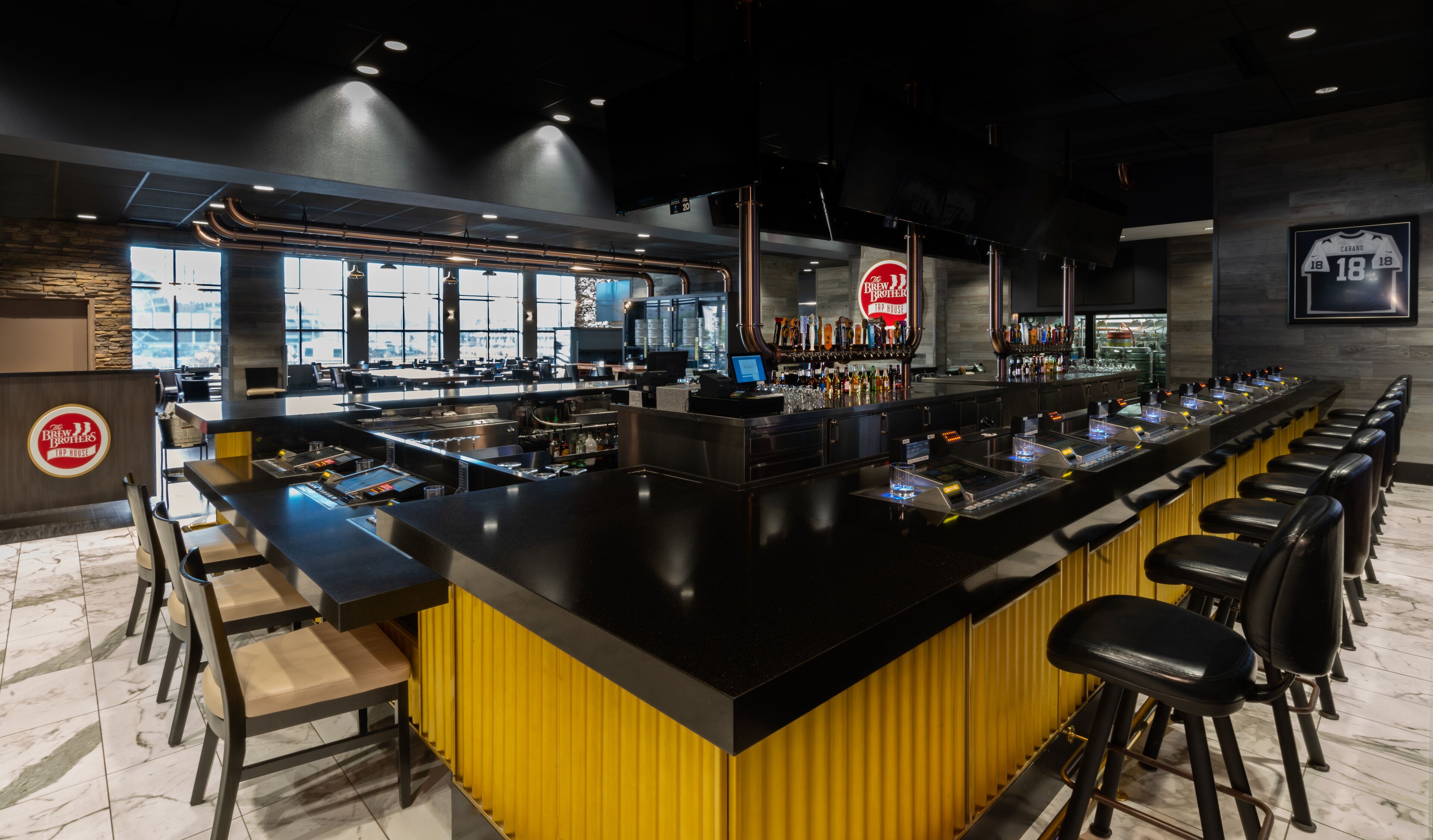 5 restaurants; breakfast, lunch and dinner served 