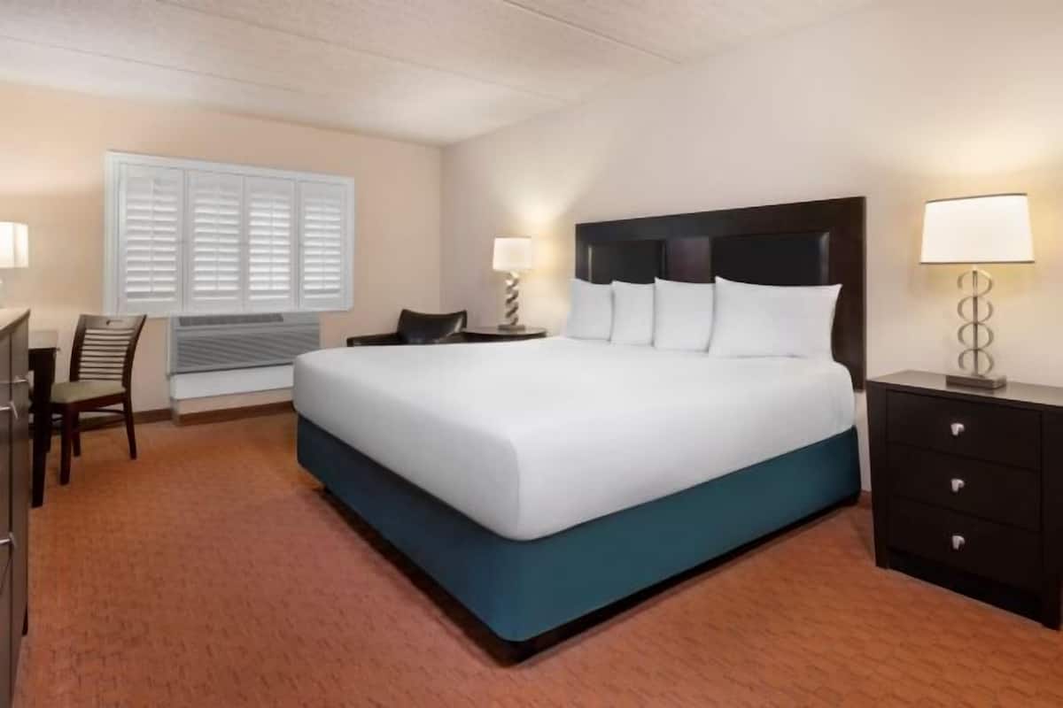 Escrivaninha, espaço de trabalho para notebook