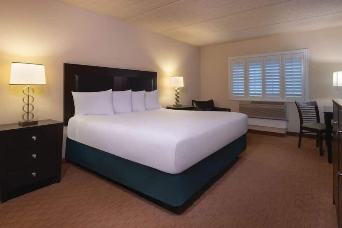 Escrivaninha, espaço de trabalho para notebook