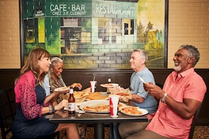 5 restaurants servant le petit déjeuner, spécialités Cuisine américaine