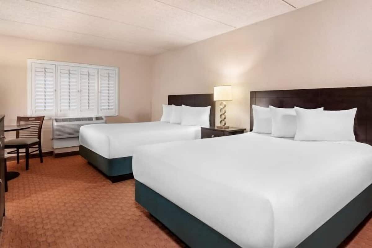 Escrivaninha, espaço de trabalho para notebook