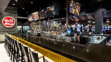 5 restaurants servant le déjeuner, le dîner et le souper