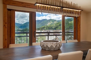 Suite, 3 Schlafzimmer, Balkon | 1 Schlafzimmer, Zimmersafe, individuell dekoriert