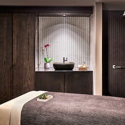 Ruang perawatan pasangan, perawatan tubuh, body wrap, dan body scrub