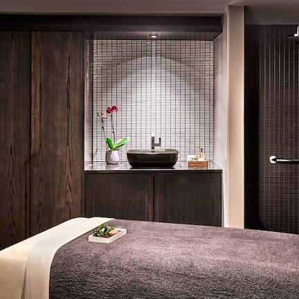 Couples treatment rooms, body treatments, body wraps, body scrubs