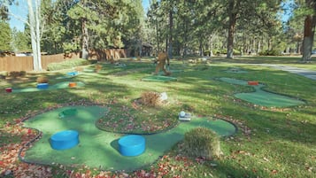 Mini-golf