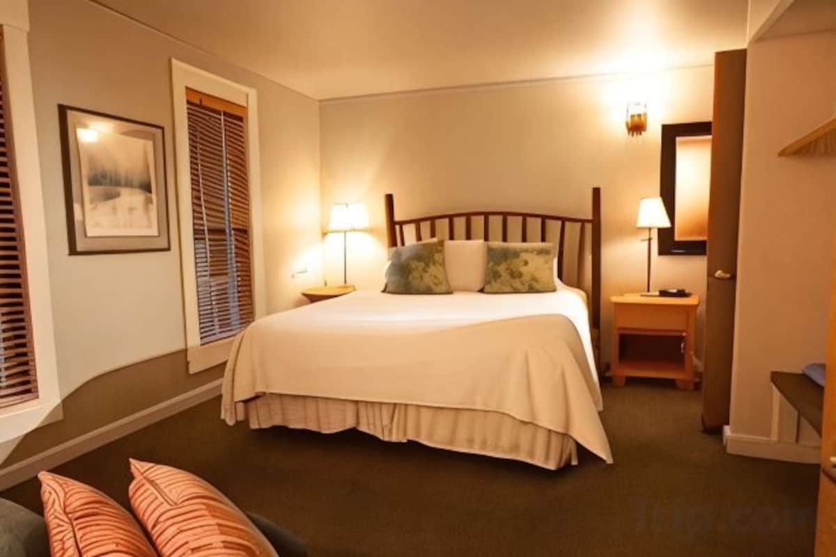 In-room safe, iron/ironing board, free WiFi, individually decorated