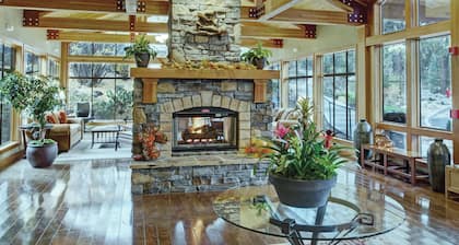 Seventh Mountain Resort