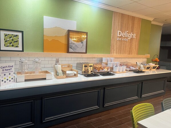 Free daily buffet breakfast