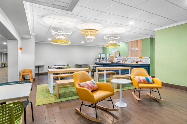 Free daily continental breakfast - Spark by Hilton Lockport (Lockport)