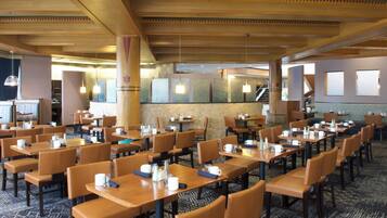 Dagelijks ontbijtbuffet (USD 21 per persoon)