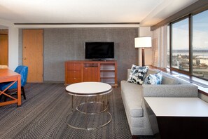 Junior Suite, 1 King Bed with Sofa bed | Premium bedding, down comforters, pillowtop beds, in-room safe