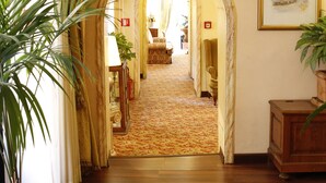 Interior - Hotel Sistina (Rome)