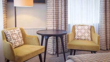 Classic Double or Twin | Escrivaninha, cortinas blackout, ferros/tábuas de passar roupa