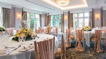 屋内結婚式場