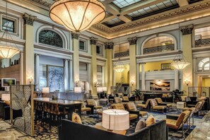 Lobby lounge