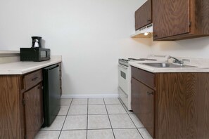 Suite, 1 cama de matrimonio grande | Escritorio y wifi gratis