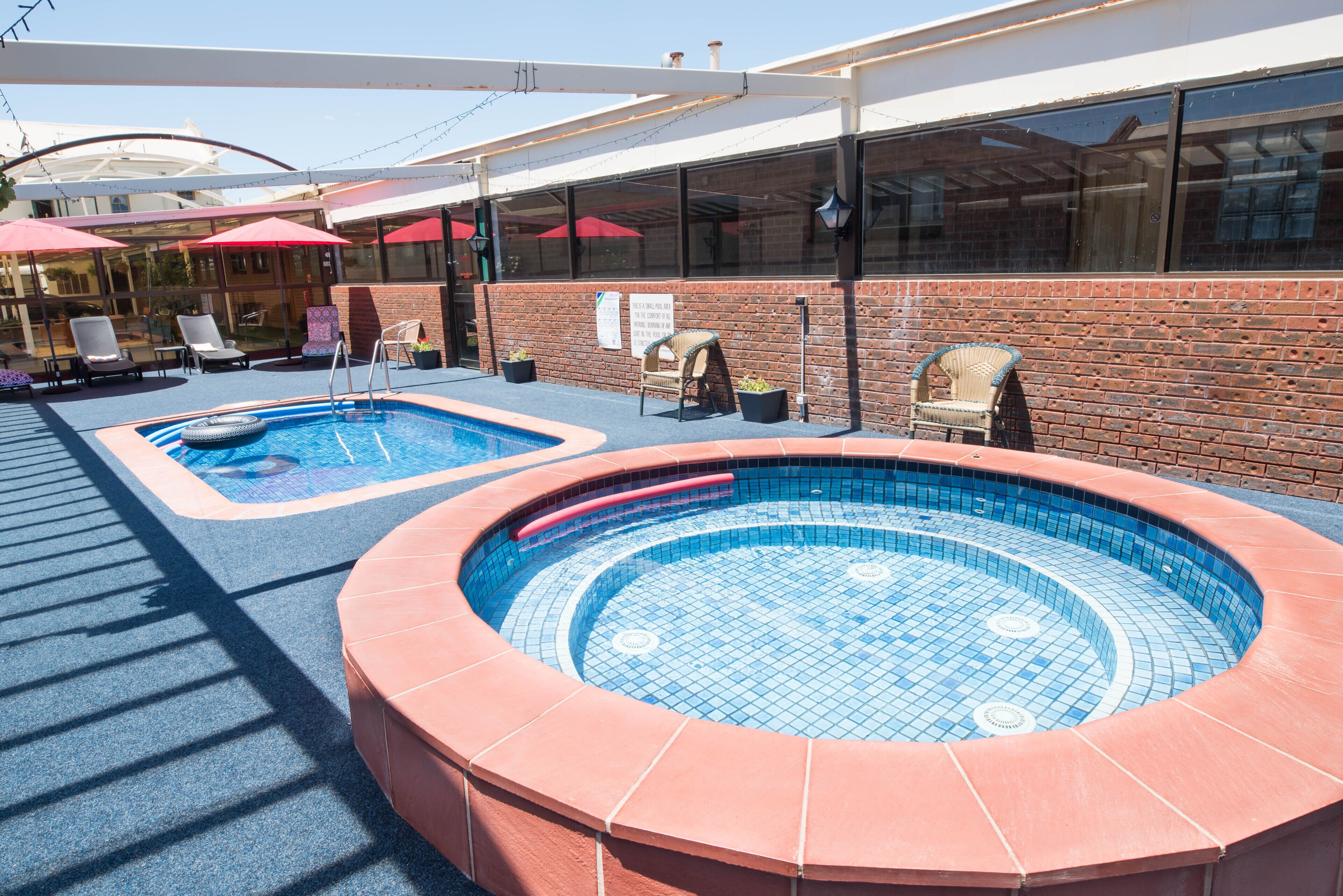 Bồn tắm spa ngoài trời