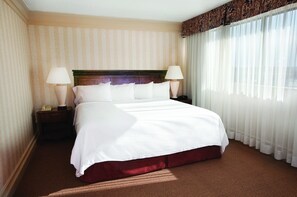 Superior Room, Jetted Tub | Desk, blackout drapes, iron/ironing board, free WiFi - Clifton Victoria Inn at the Falls (Niagara Falls)