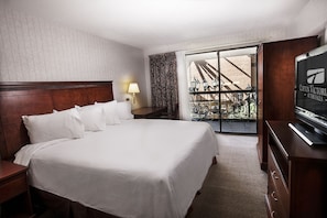 Desk, blackout drapes, iron/ironing board, free WiFi