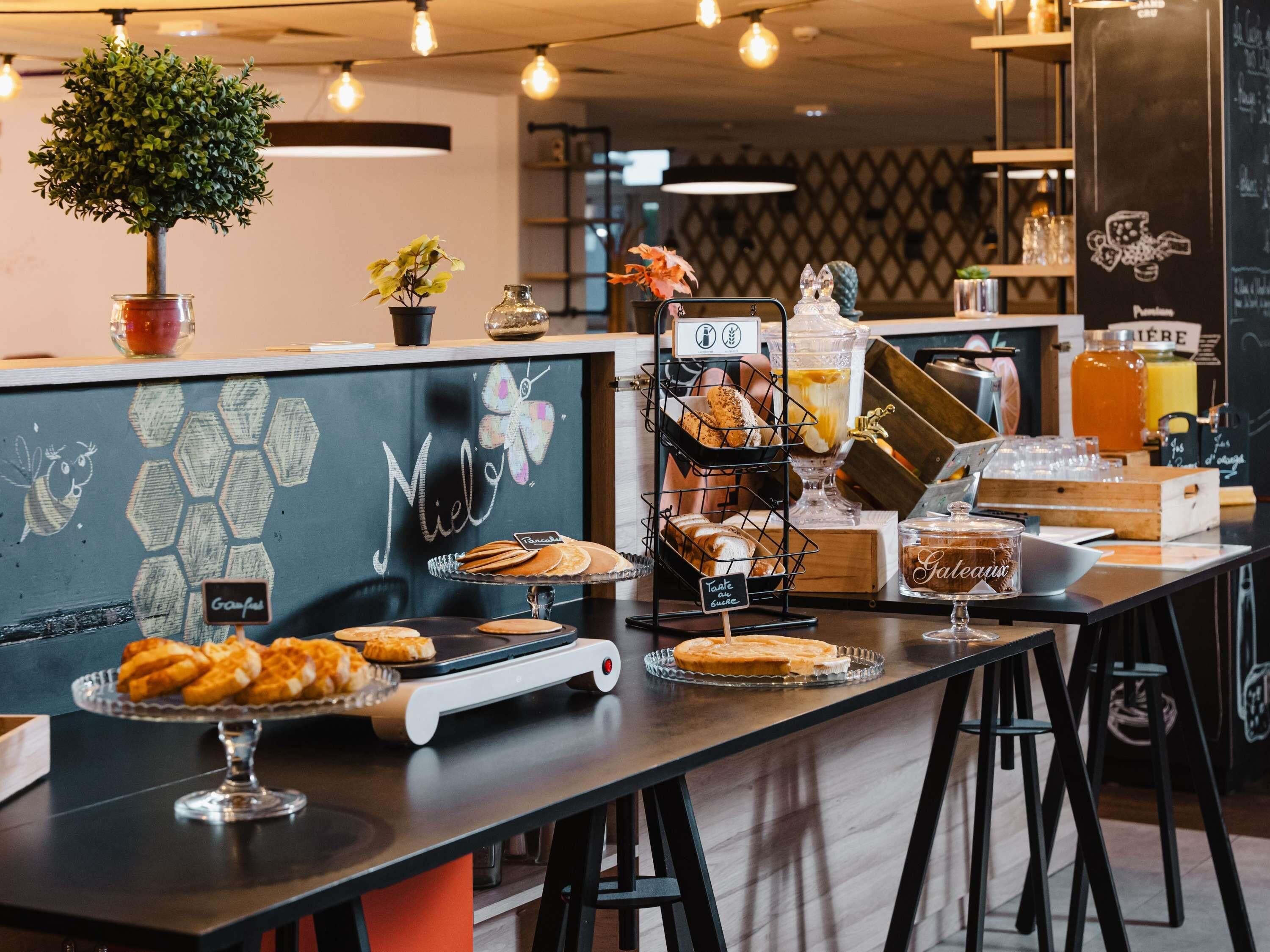 Desayuno buffet (EUR 19 por persona) 