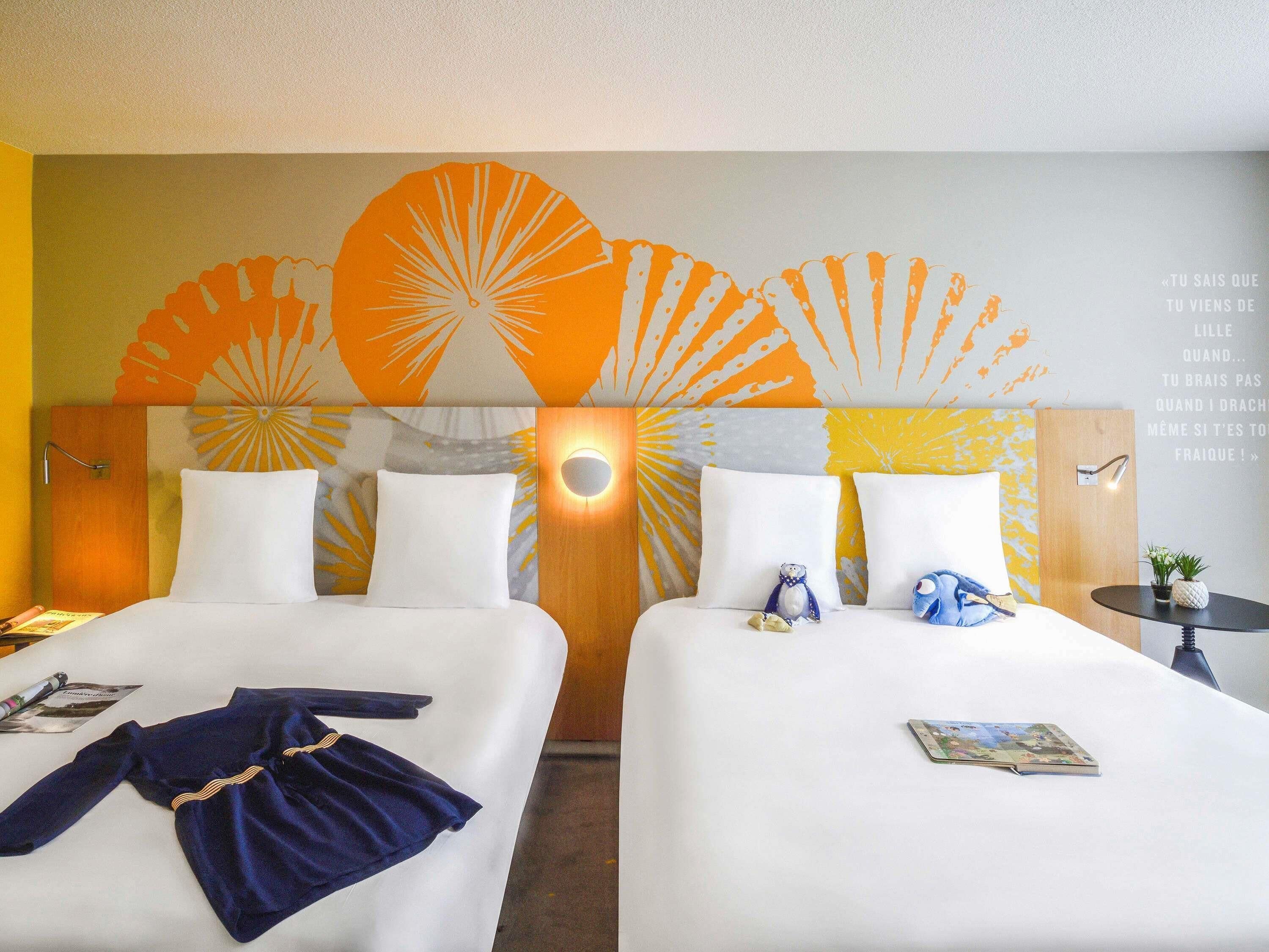 經典客房, 2 張標準雙人床 | 高級寢具、Select Comfort 床墊、書桌、遮光布/窗簾