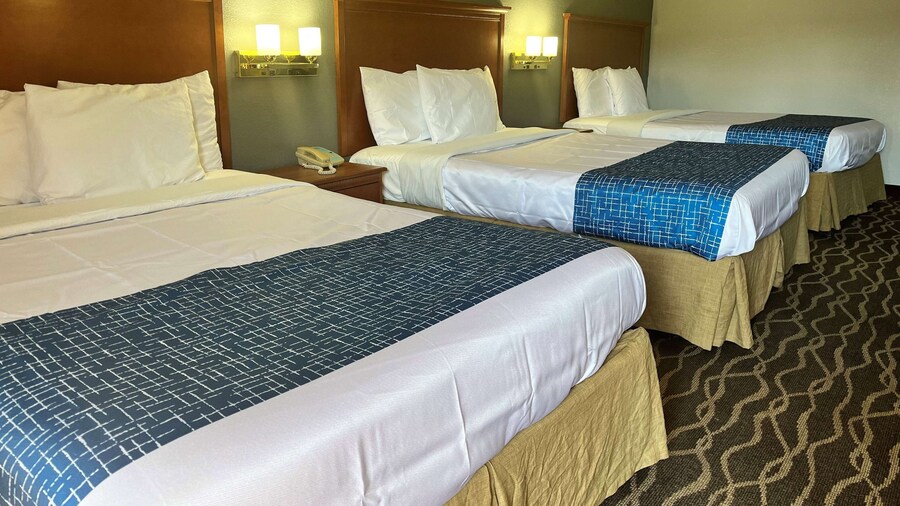 Travelodge by Wyndham Terre Haute