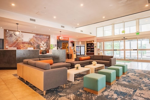 La Quinta Inn & Suites by Wyndham Danbury