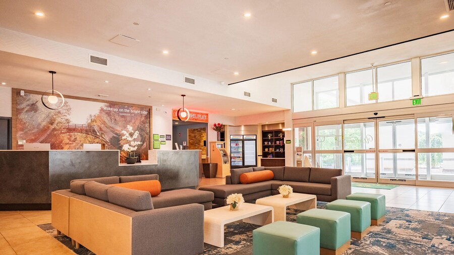 La Quinta Inn & Suites by Wyndham Danbury