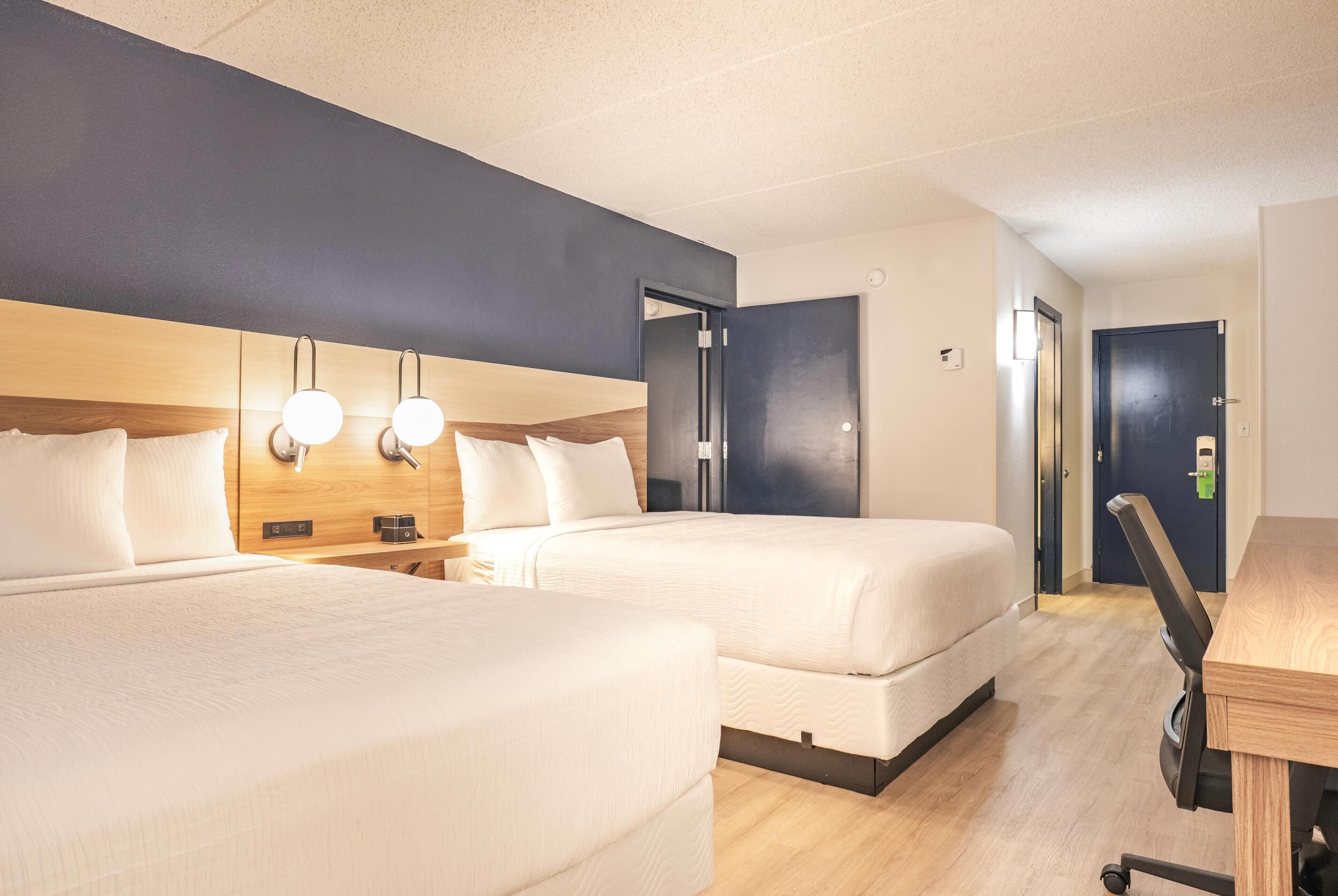 Premium bedding, in-room safe, desk, laptop workspace