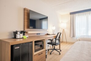 Premium bedding, in-room safe, desk, laptop workspace