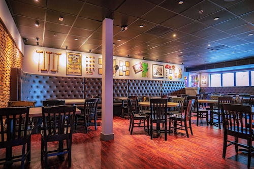 La Quinta Inn & Suites by Wyndham Danbury